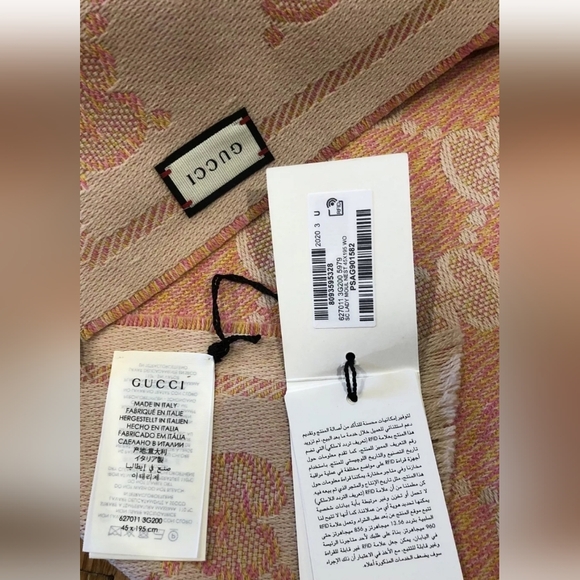 Gucci Jumbo GG Logo Scarf - Picture 3 of 8